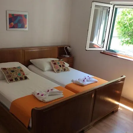 3 Bedroom On The Sea With Garden 아파트 *