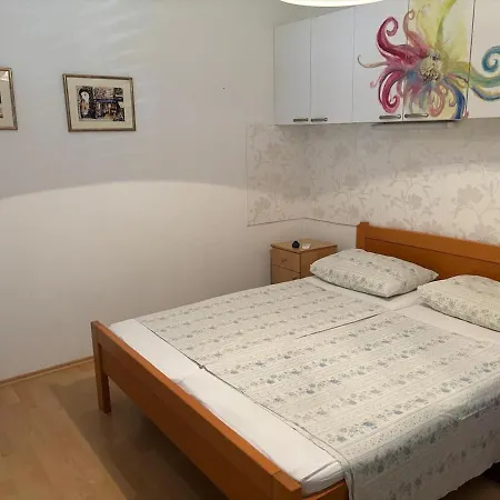 3 Bedroom On The Sea With Garden *