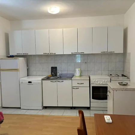 3 Bedroom On The Sea With Garden * Razanj