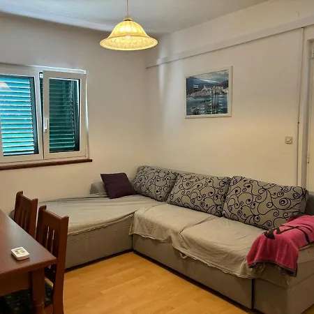 3 Bedroom On The Sea With Garden