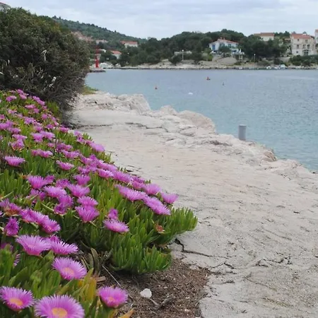 3 Bedroom On The Sea With Garden Razanj