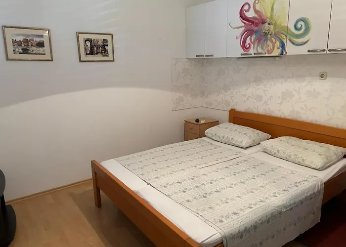 3 Bedroom On The Sea With Garden *