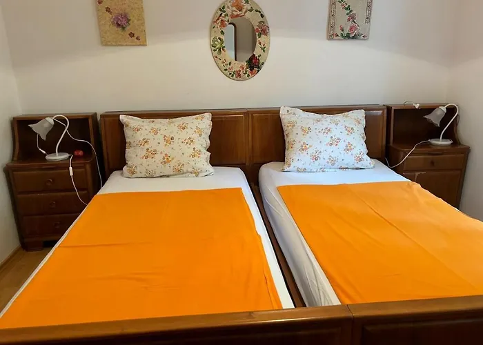 3 Bedroom On The Sea With Garden Appartement Ražanj