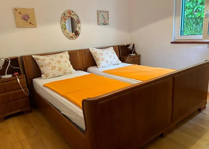 アパート 3 Bedroom On The Sea With Garden Ražanj